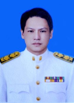 นายภัทรวัตฐ์ ซื่อตรง